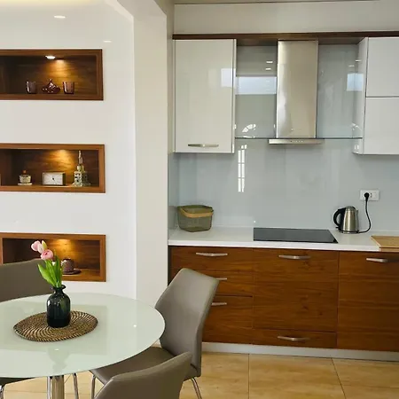 Gabrijel 2 * Makarska